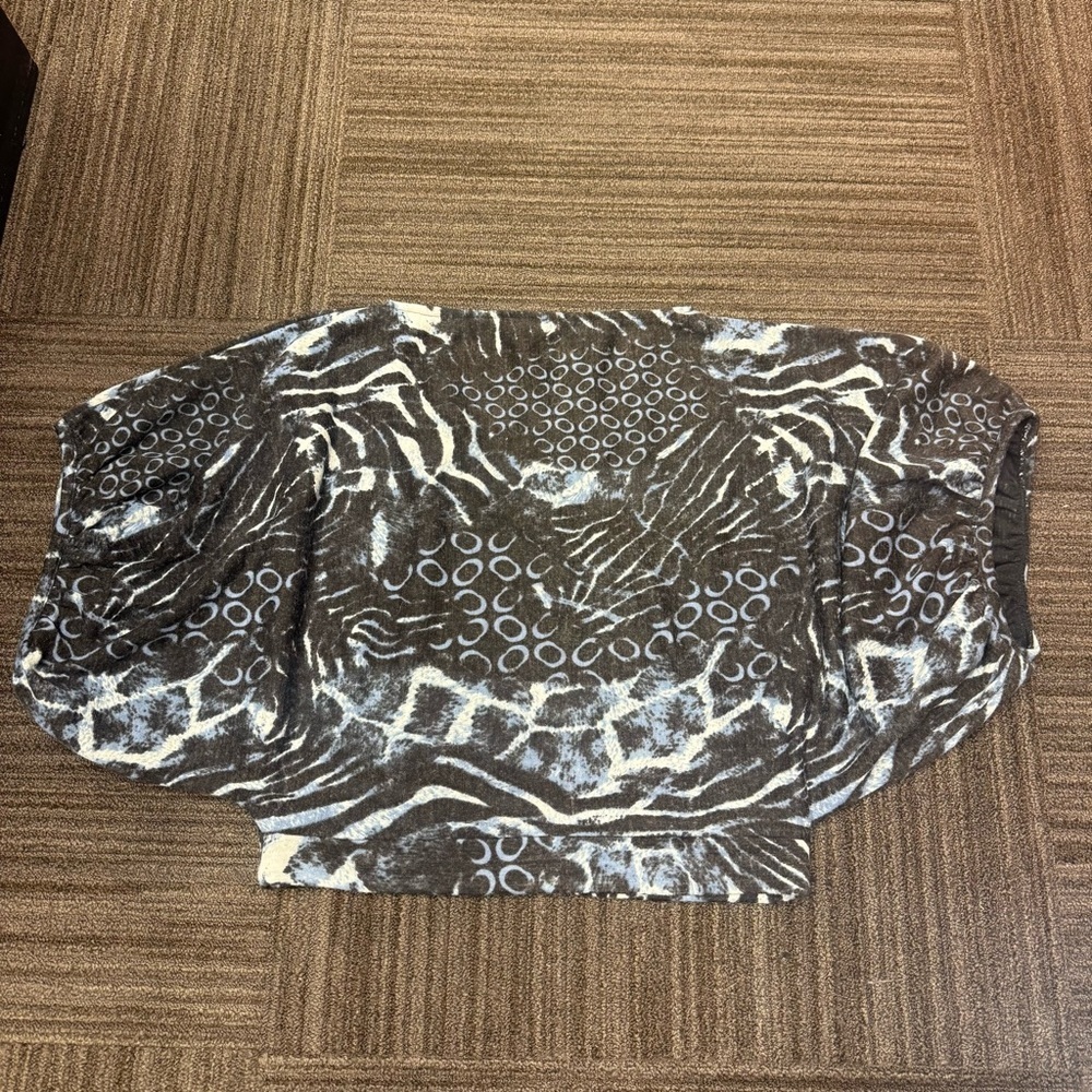 Alberto Makali Brown Baby Blue Circle Animal Print Pattern Top Winged Sleeve